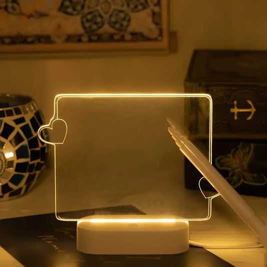 💖 „Írd rá, amit a szíved diktál!” – Üzenetírós Szíves 3D LED Lámpa 💖