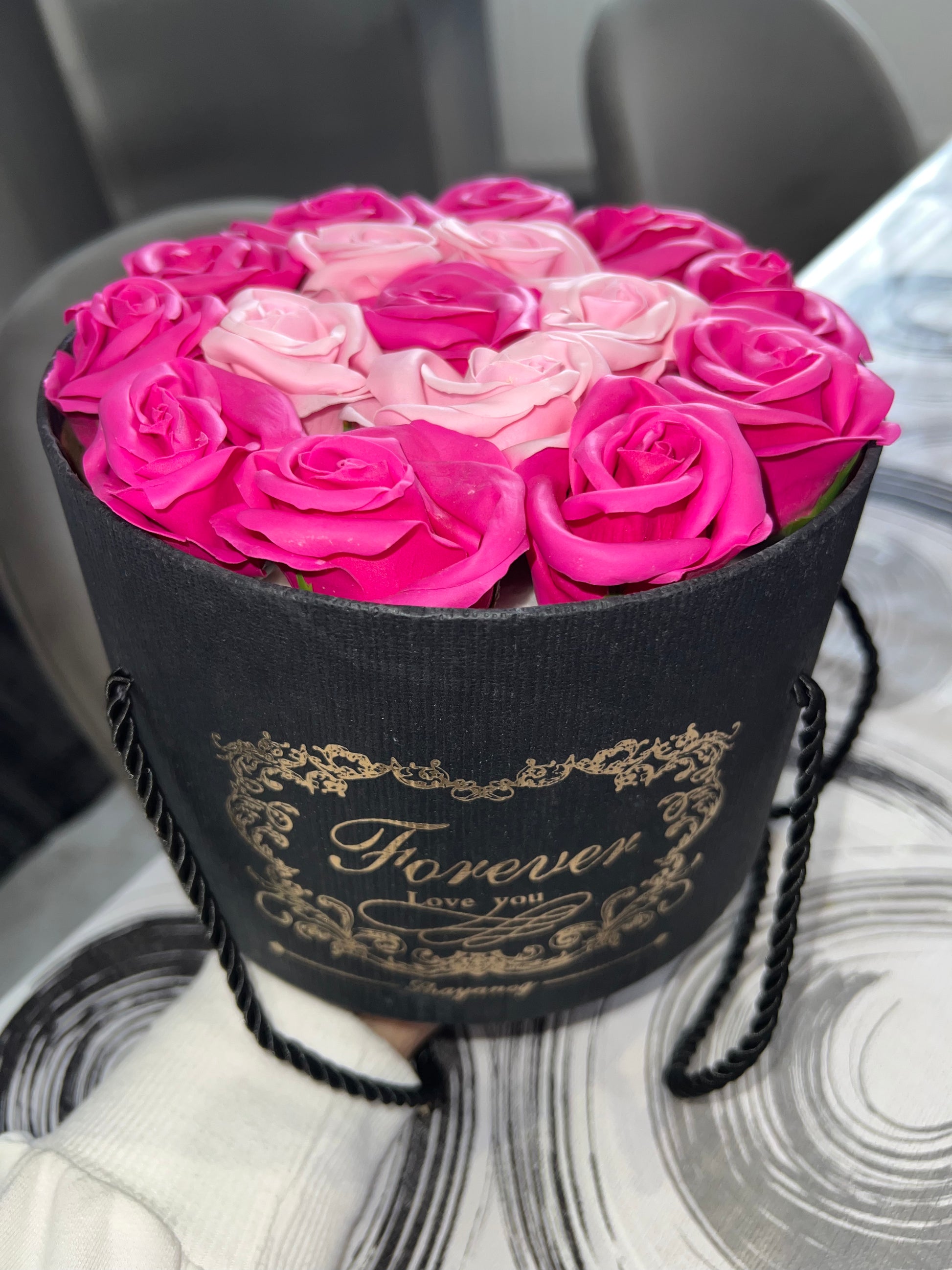 Műrózsa Kompozíció Díszdobozban Pink-Rózsaszín MeglepiMűhely